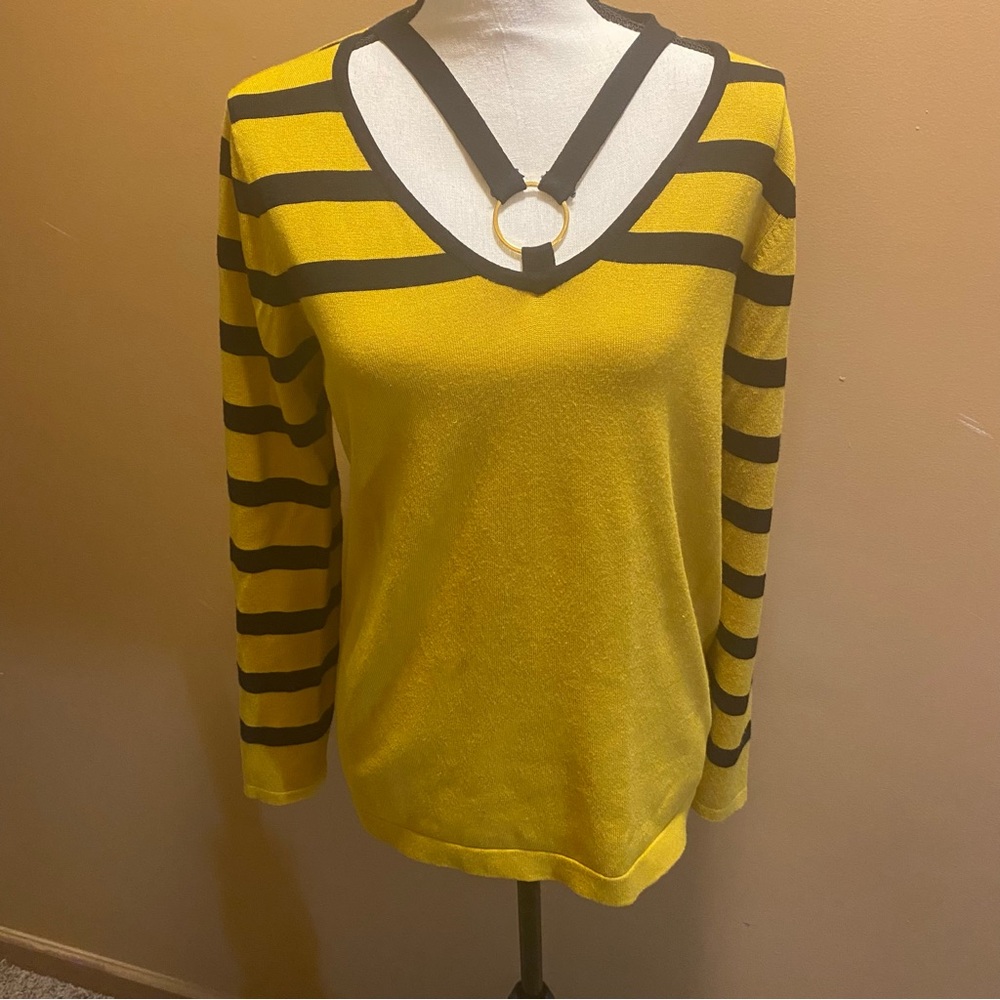 August Silk yellow/black lightweight strappy ring neckline slit in back sz L